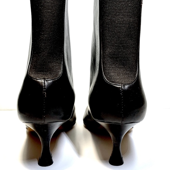 Manolo Blahnik Brown Leather Kitten Heel Booties 8 - Picture 3 of 11